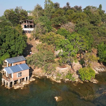 Soul Rebel Lodge & Backpackers Nkhata Bay Екстериор снимка