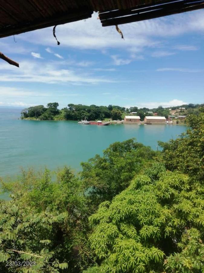 Soul Rebel Lodge & Backpackers Nkhata Bay Екстериор снимка