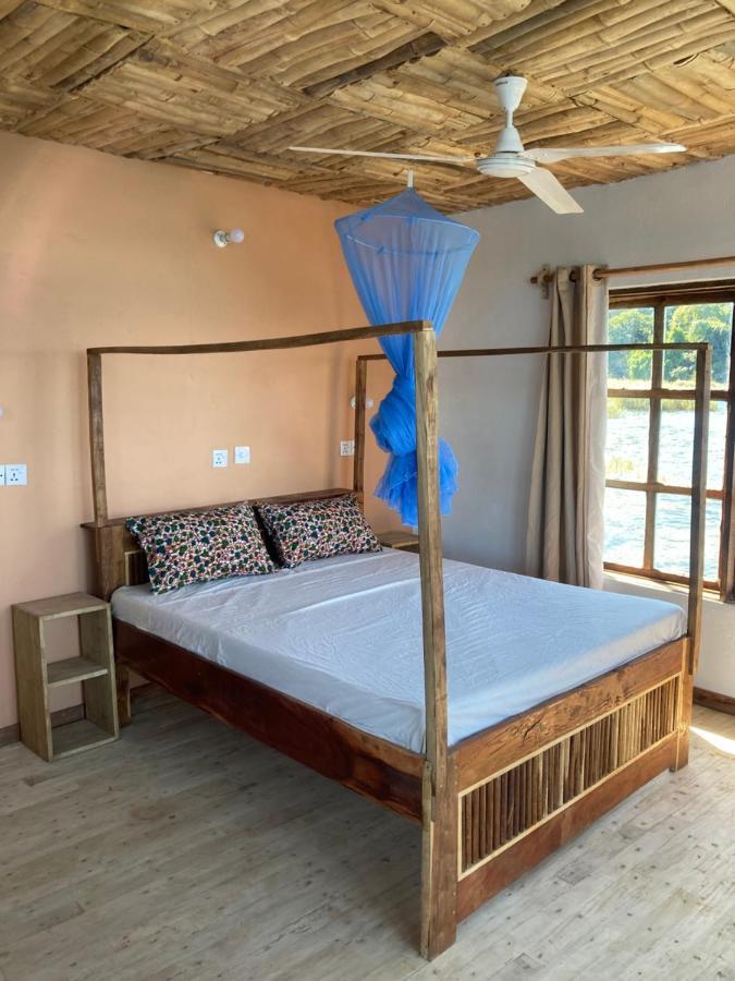 Soul Rebel Lodge & Backpackers Nkhata Bay Екстериор снимка
