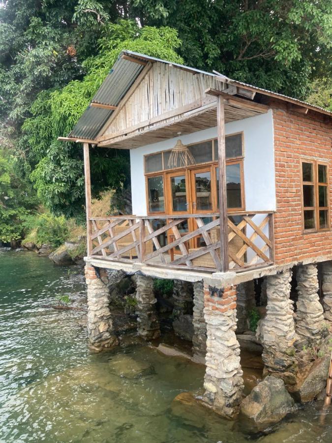 Soul Rebel Lodge & Backpackers Nkhata Bay Екстериор снимка