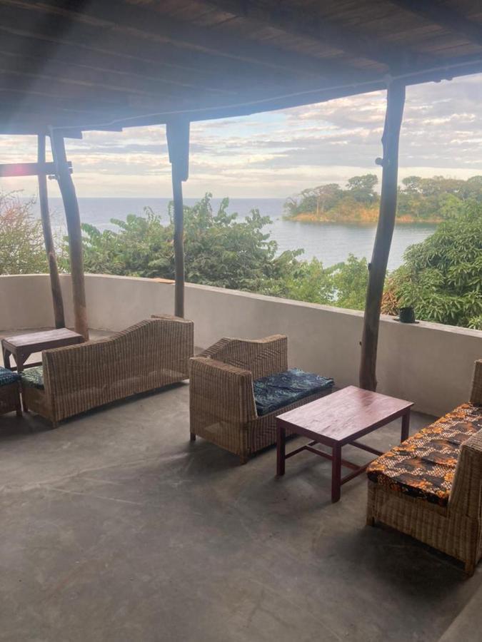 Soul Rebel Lodge & Backpackers Nkhata Bay Екстериор снимка