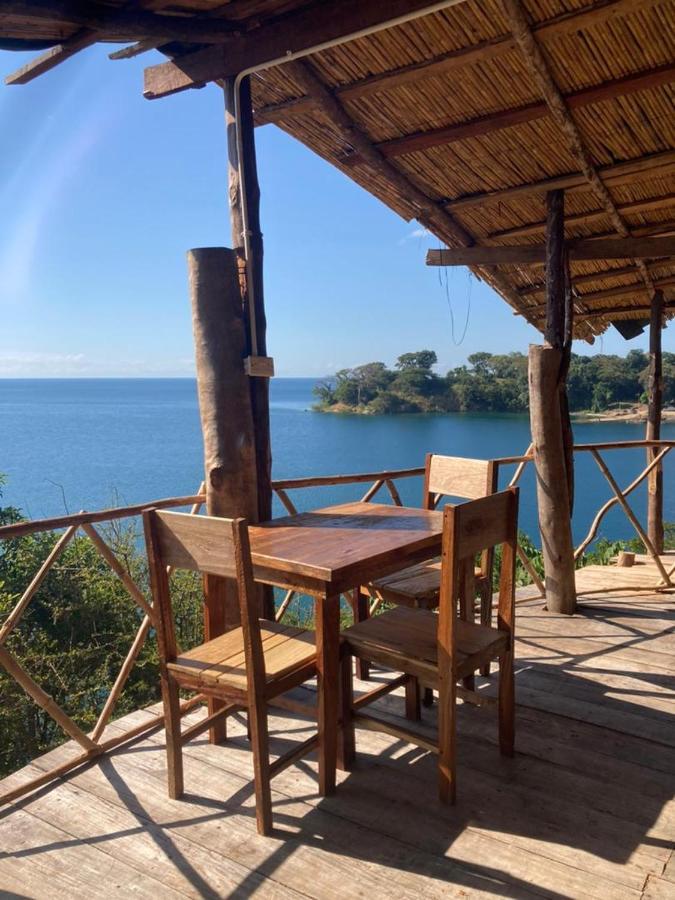 Soul Rebel Lodge & Backpackers Nkhata Bay Екстериор снимка