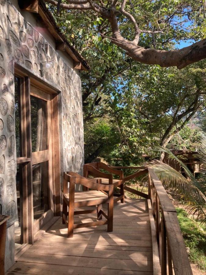 Soul Rebel Lodge & Backpackers Nkhata Bay Екстериор снимка