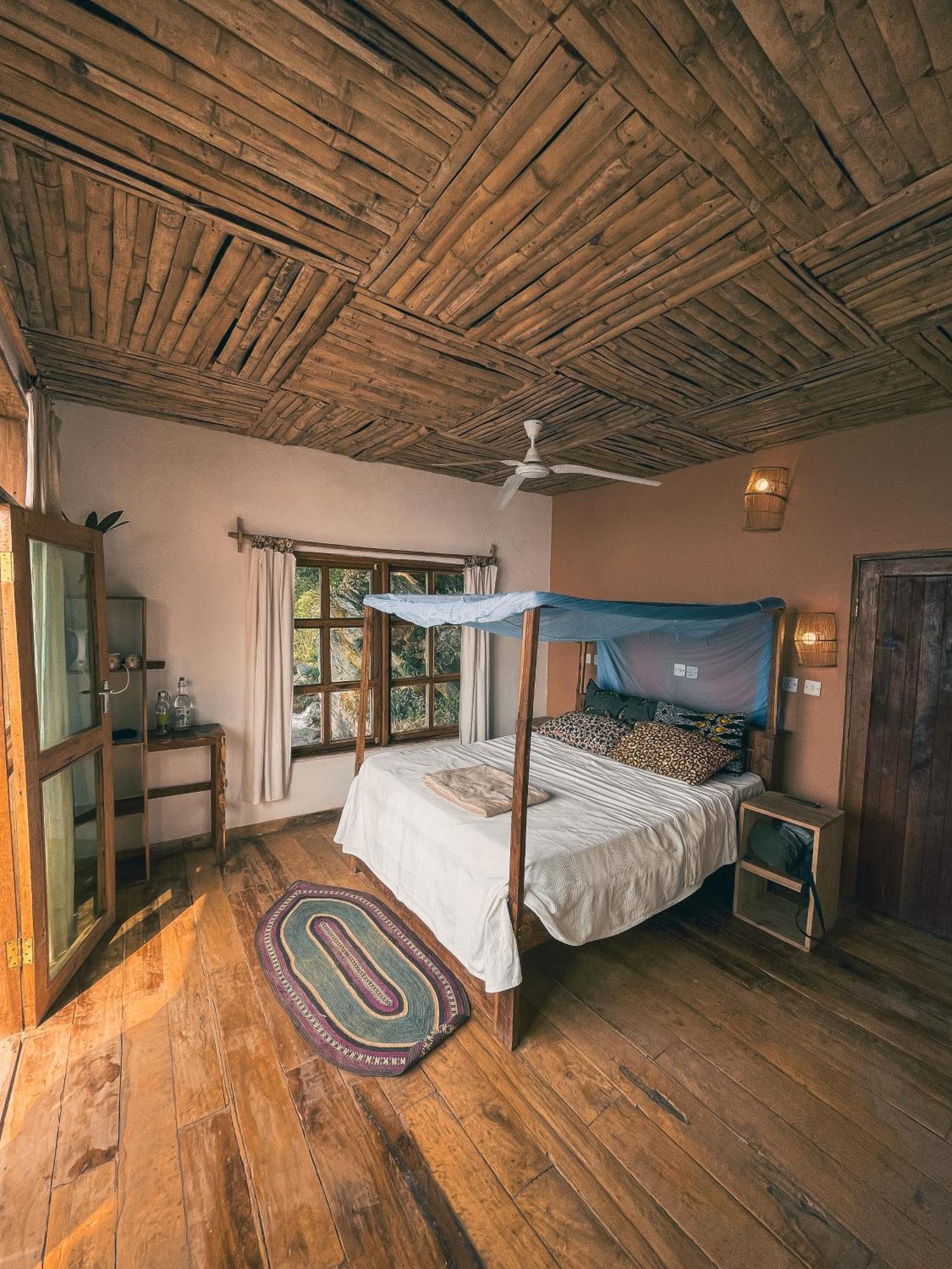 Soul Rebel Lodge & Backpackers Nkhata Bay Екстериор снимка